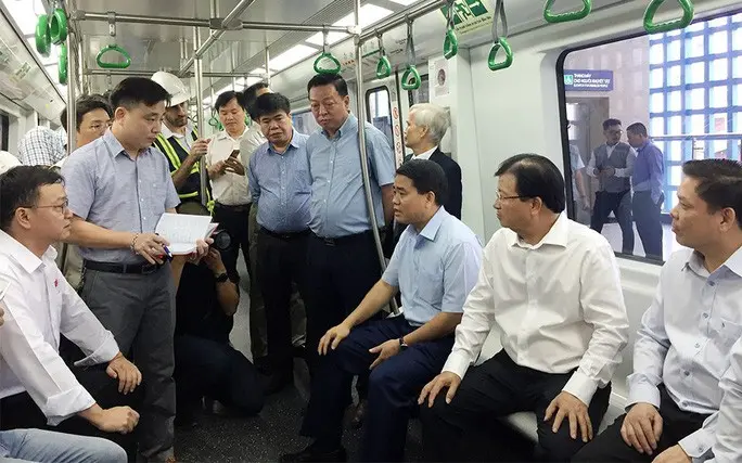 Phó Thủ tướng “truy vấn” Tổng thầu Trung Quốc trên tàu Cát Linh-Hà Đông: “Các ông hứa bao giờ làm xong?”