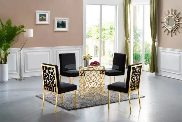 Bộ bàn ghế ăn mang phong cách hoàng gia