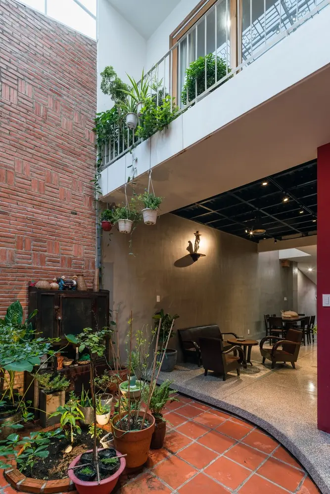 The-backyard-house-voi-san-sau-gan-ket-gia-dinh-2