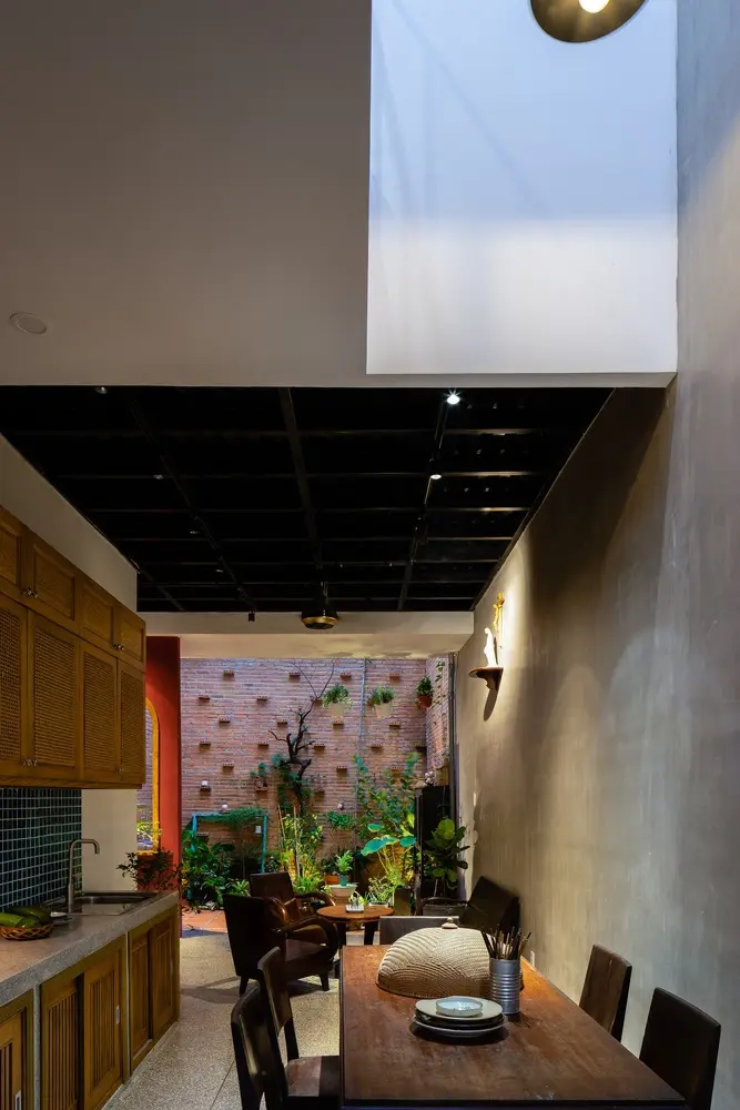 The-backyard-house-voi-san-sau-gan-ket-gia-dinh-3
