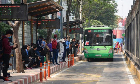 Ý kiến trái chiều về bãi xe máy miễn phí cho người đi xe buýt BRT TPHCM