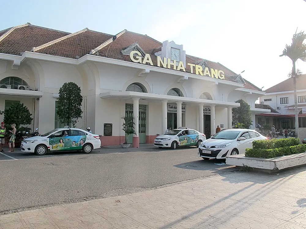 Di dời ga đường sắt khỏi nội đô vì ùn tắc hay “đất vàng”?