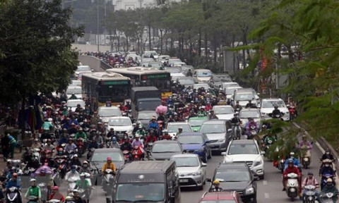 Phát triển giao thông công cộng: Vẫn ‘gập ghềnh’ giải pháp