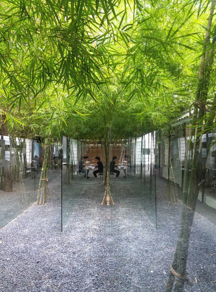 Lam-viec-trong-vuon-tre-tai-MIA-Design-studio-1