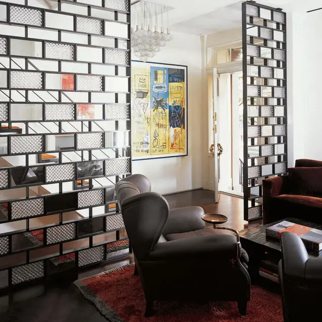 Những thiết kế vách ngăn nhỏ gọn, được thiết kế với tính thẩm mỹ cao đang dần thay thế vị trí cho những bức tường ngăn cách trong gia đình