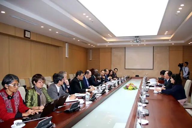 Bộ trưởng Phạm Hồng Hà tiếp Giám đốc phát triển bền vững vùng Đông Á – Thái Bình Dương của Ngân hàng Thế giới Benoit Bosquets