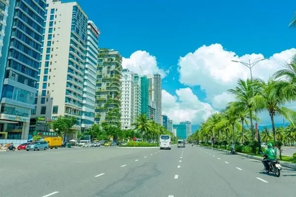 Cung đường ven biển Võ Nguyên Giáp luôn sôi động với hàng loạt dự án được đầu tư xây dựng