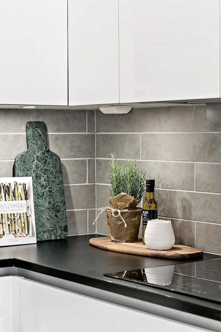 Trồng cây thảo mộc trong nhà bếp là thứ mà bạn có thể học tập vì vừa có tác dụng trang trí, vừa trông thật đẹp mắt