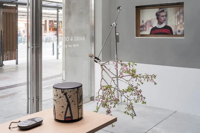 yusuke-seki-bang-and-olufsen-pop-up-store-kyoto-designboom-5