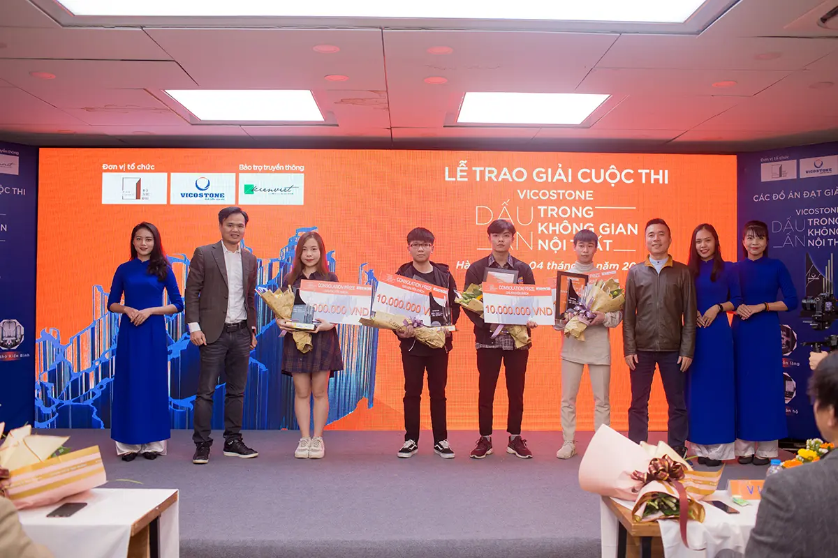 9 Trao giải Giải KK thuộc về các đồ án “Nội thất nhà ở”, “Nhà của đá”, “Nhà thờ Kiến Bình”, “Zanier Hotels”, “Khách sạn Melissa”.