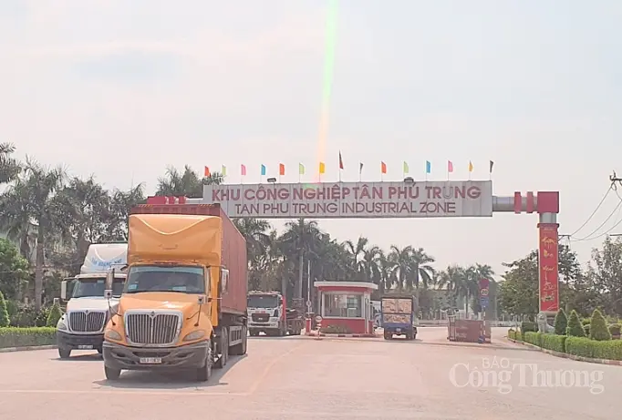 Khu công nghiệp Tân Phú Trung hiện hữu được điều chỉnh phát triển theo hướng là công nghiệp sạch, ứng dụng công nghệ, kỹ thuật cao, dịch vụ công nghệ cao
