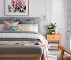 Decor phòng ngủ tràn ngập sắc xuân