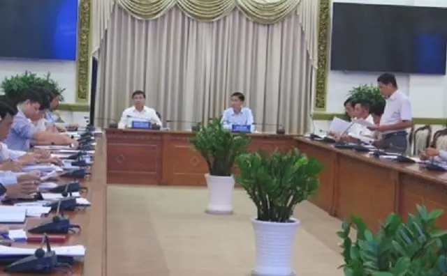 Chủ tịch UBND TP Nguyễn Thành Phong và PCT UBND TP Trần Vĩnh Tuyến chủ trì hội nghị triển khai đề án xây dựng TPHCM trở thành TP thông minh