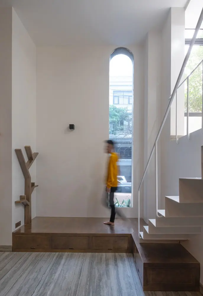 Ngôi nhà 3 tầng thiết kế phục vụ cho sinh hoạt công cộng