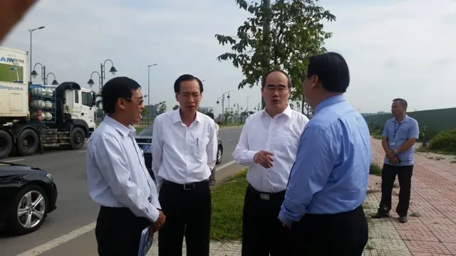 Bí thư Thành ủy Nguyễn Thiện Nhân trong một lần đi thị sát Khu Công nghệ cao TP.HCM. Ảnh: HV