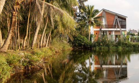 Cam Thanh A&A Villa – Ngôi nhà độc đáo phác hoạ những tán dừa và hình ảnh phố cổ Hội An