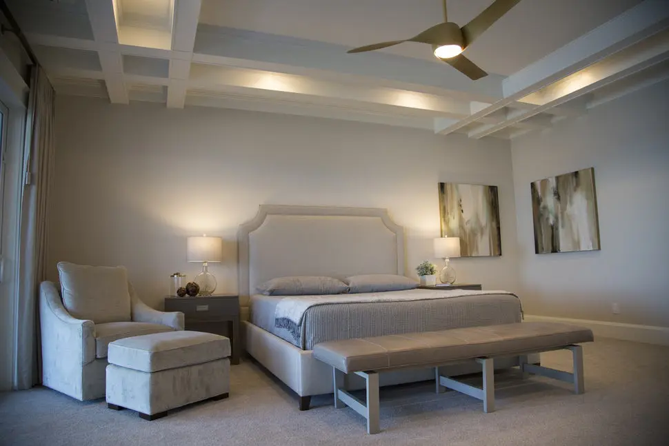 Nếu muốn có những giấc ngủ sâu, những giấc mơ đẹp, bạn đừng bao giờ bỏ qua việc lựa chọn gam màu trung tính chủ đạo cho phòng ngủ của mình
