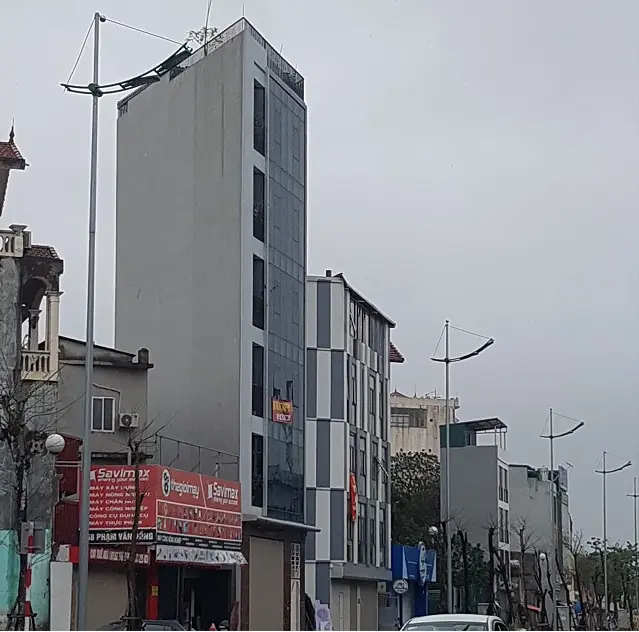 Ngôi nhà hình tam giác trên đường Phạm Văn Đồng. Ảnh: Vũ Cúc