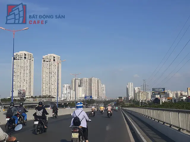 Khi không có nguồn cung mới ra thị trường thì giá BĐS thứ cấp liên tục xác lập mặt bằng giá mới. Ảnh: Hạ Vy