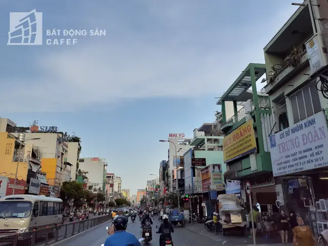 Tiền thuê mặt bằng cao đang là trở ngại rất lớn cho các chủ cửa hàng tại Tp.HCM trong dịch Covid-19. Ảnh: Hạ Vy