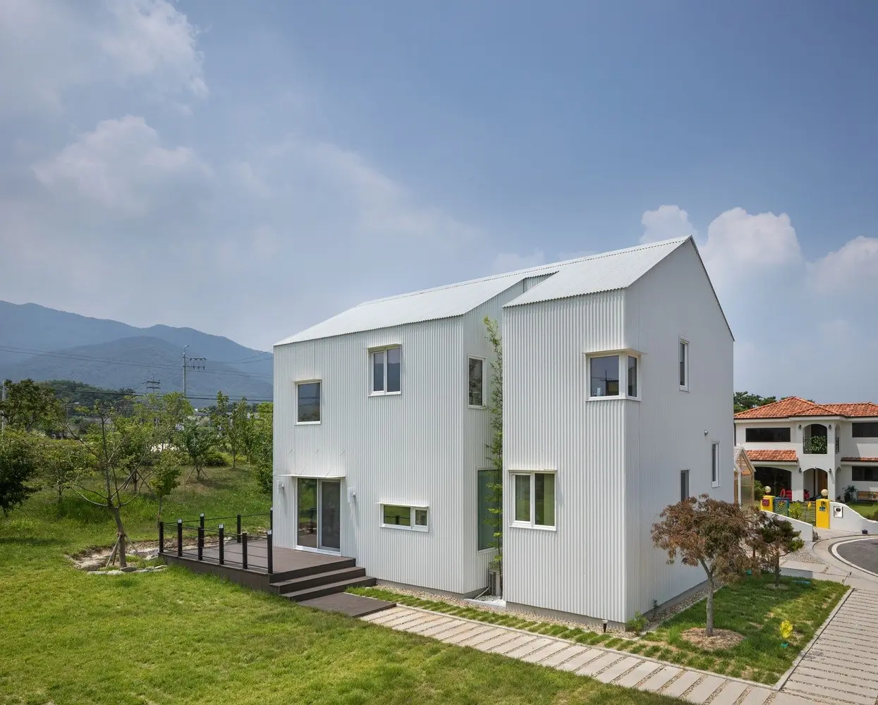 MOAK Twin House – Một ngôi nhà đơn giản