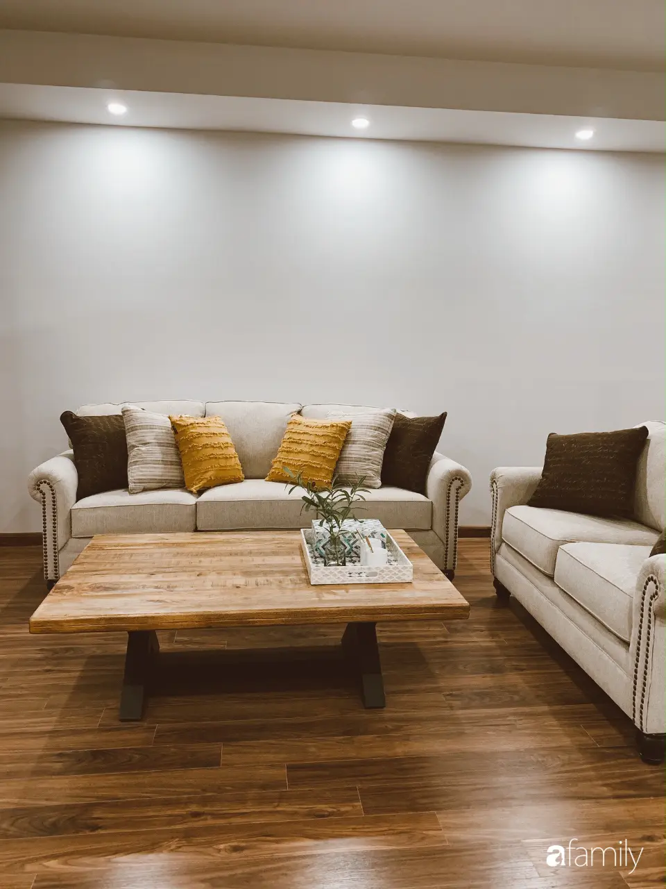 Không gian phòng khách được bố trí đơn giản và ấm cúng