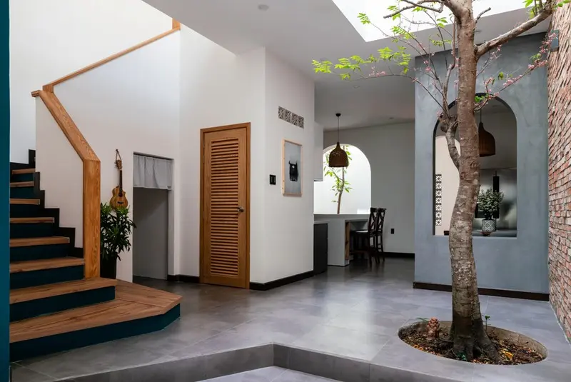 Từng khoảng giếng trời được KTS bài trí cây xanh tại vị trí đó