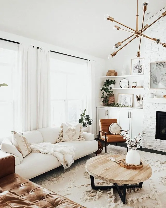 Ghế sofa trắng muốt của Abisko thích hợp cho không gian nhỏ. Độ cao vừa phải và những chiếc gối dựa mềm mại sẽ khiến bạn thấy thoải mái.