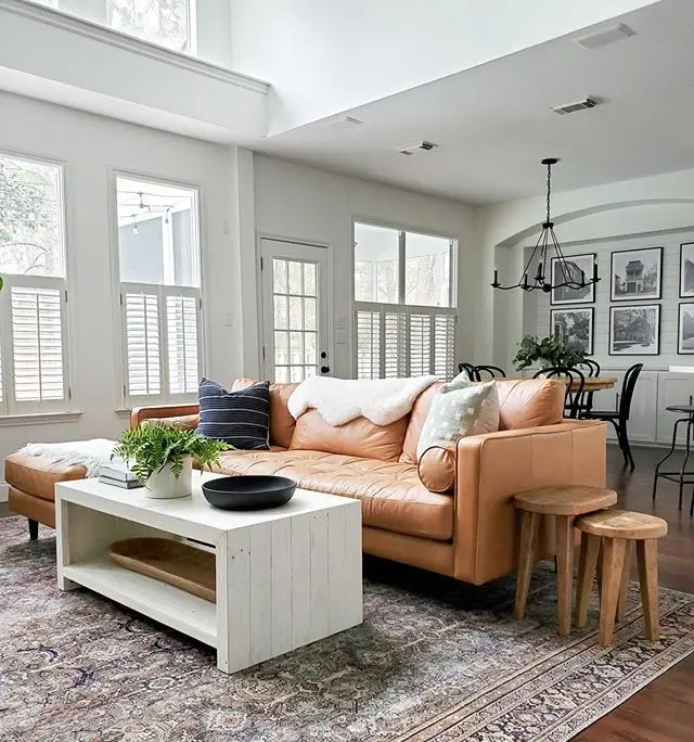 Sofa da của Sven mang đến cảm giác cổ điển