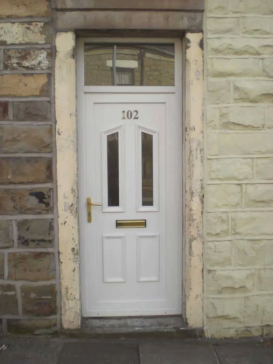 Cửa nhựa uPVC thường chỉ có màu trắng