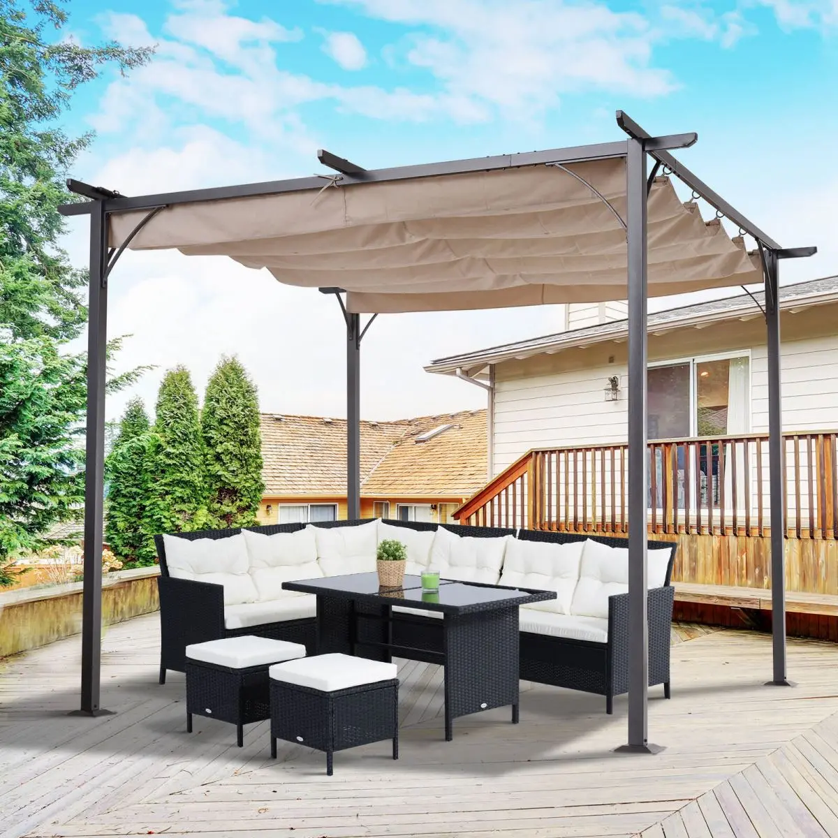 Pergola di động có thiết kế tối giản hơn hẳn những mái che truyền thống khác, đem đến một không gian riêng tư nhưng vẫn giữ được sự kết nối với thiên nhiên