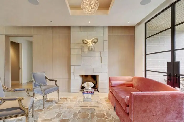 Người mệnh hỏa nên chọn những bộ ghế sofa có màu đỏ, hồng kết hợp với màu xanh để gặp may mắn