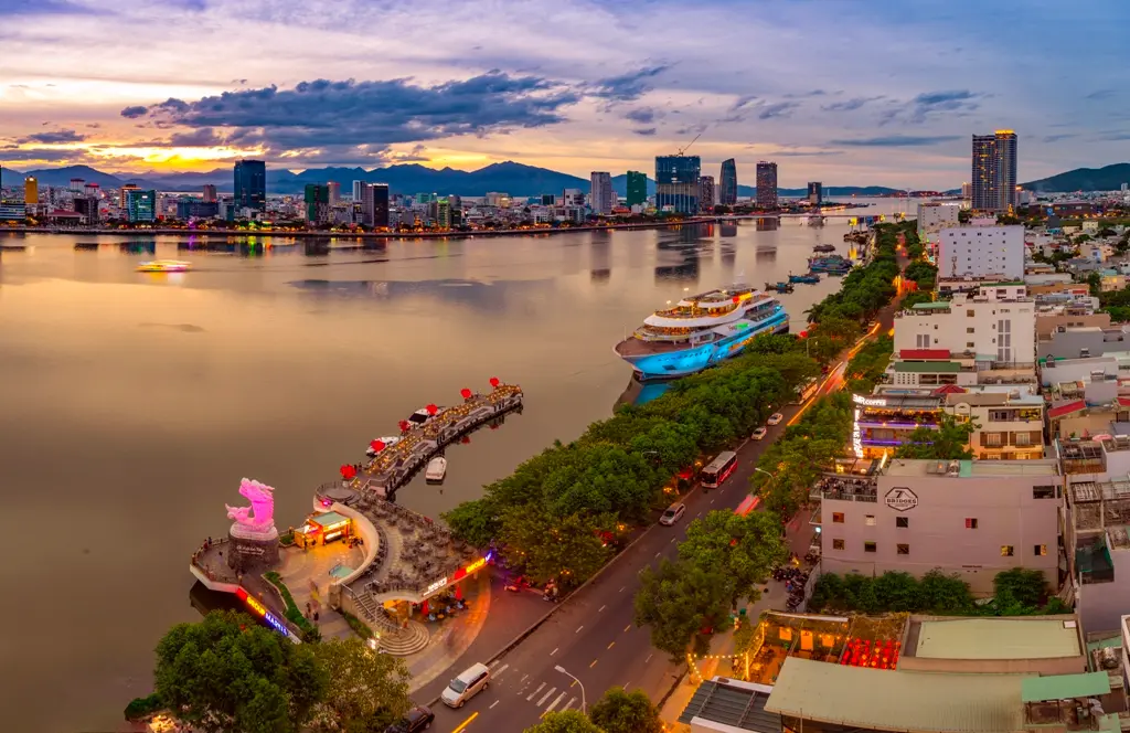 Phát triển các cực kinh tế biển – Nhà nước đóng vai trò dẫn đường