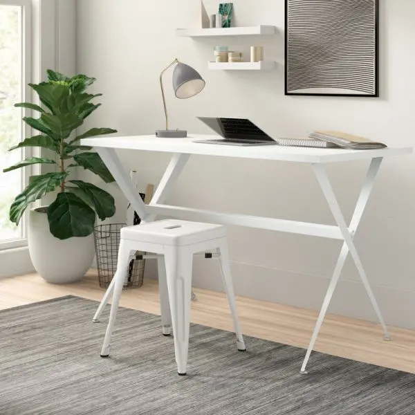 Bàn gỗ công nghiệp có thể gấp gọn lại khi không sử dụng