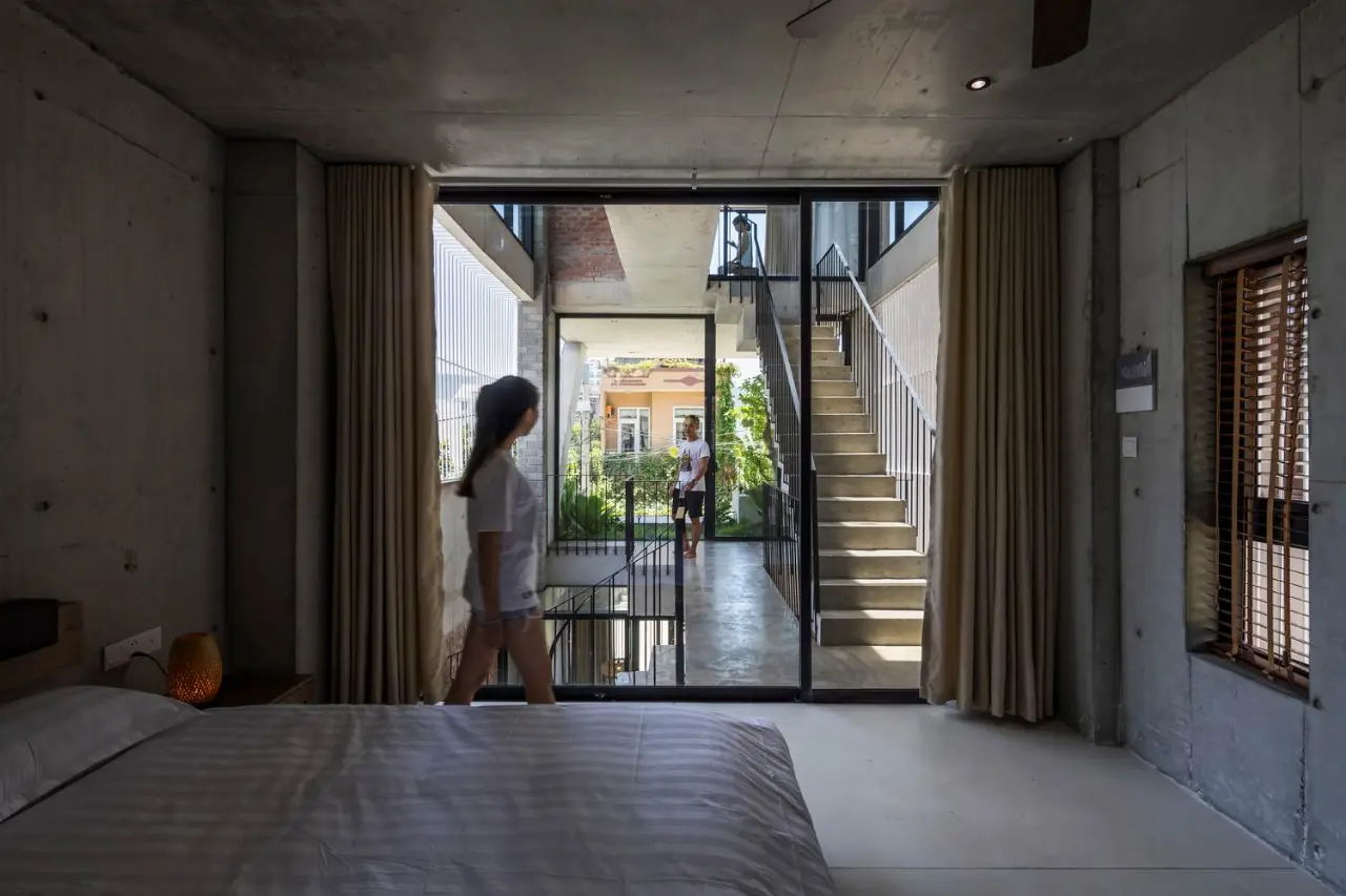 The-concrete-house-thoat-ra-khoi-kich-ban-nha-o-do-thi-nham-chan-18