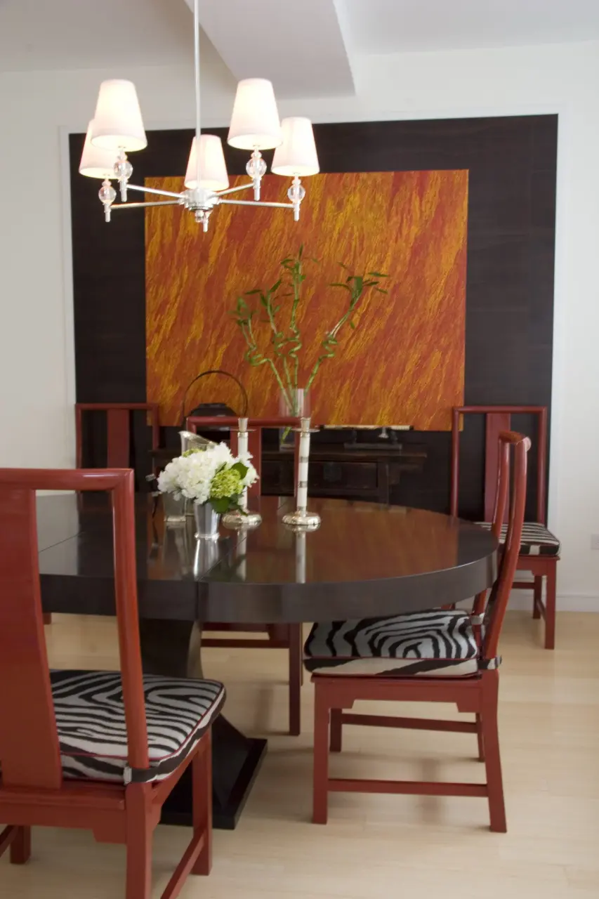 Một bức tranh treo tường tưởng đơn giản mà lại có khả năng khiến không ai có thể dễ dàng rời mắt