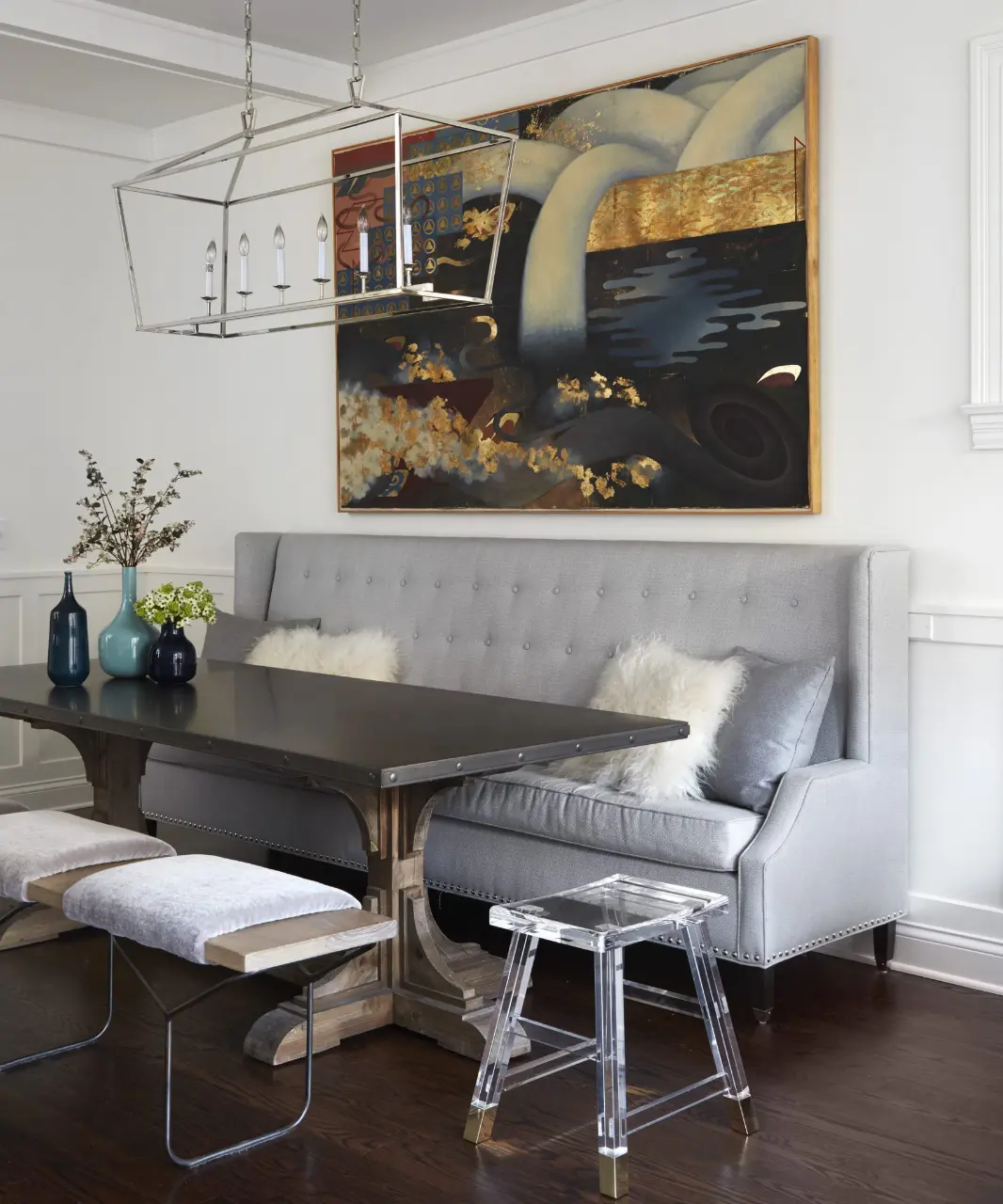 Bạn có thể lựa chọn những mẫu tranh canvas vì chúng thường có mức giá thành khá rẻ và rất đa dạng về mẫu mã