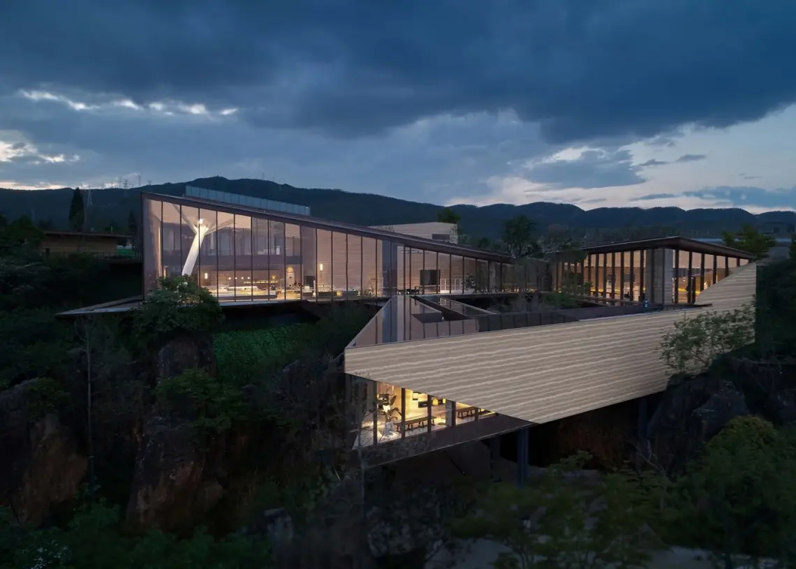 Mountain & Sea Art Museum