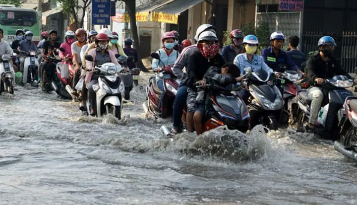 ‘Áo chật’, đô thị khó chuyển mình