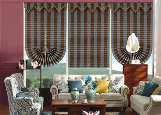 Rèm xếp lớp kiểu hình quạt trang trí phòng khách lạ mắt, độc đáo thể hiện cá tính riêng trong thiết kế của người sử dụng