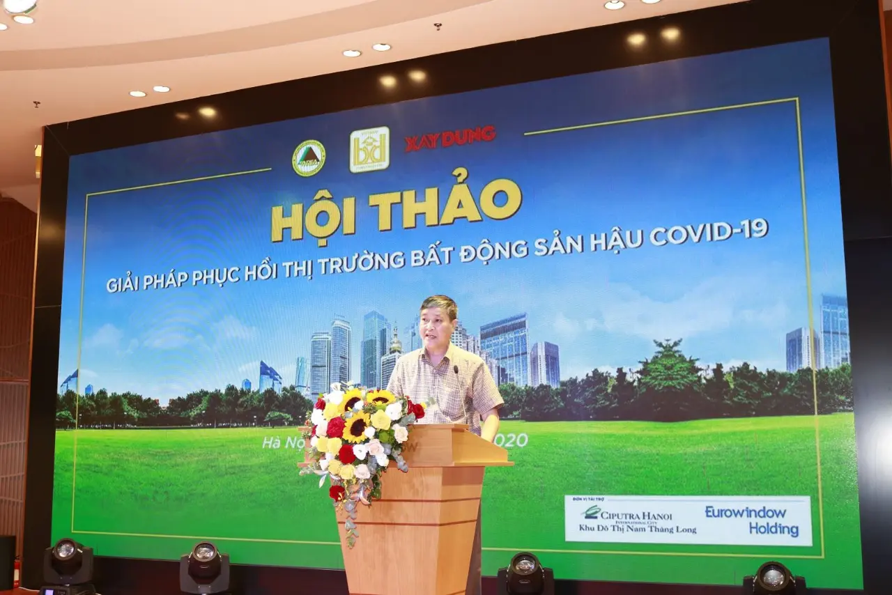 Nhà báo Nguyễn Anh Dũng - Tổng Biên tập Báo Xây dựng phát biểu kết luận hội thảo