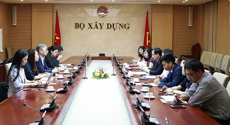 Cuộc làm việc giữa Bộ Xây dựng và KOICA diễn ra trong không khí sôi nổi, nghiêm túc (Ảnh: Hữu Mạnh)