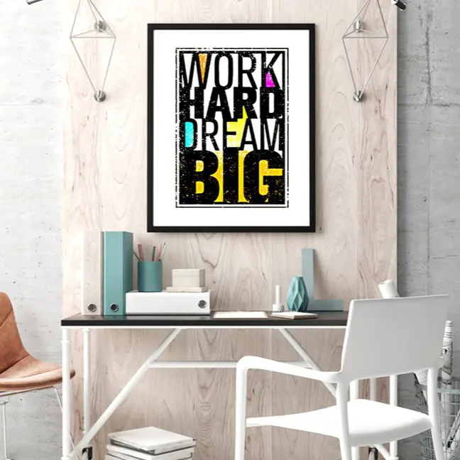 Chị em có thể tự sáng tạo một motivation board để lấy lại động lực, nhắc nhở bản thân nỗ lực hết mình vì mục tiêu đặt ra