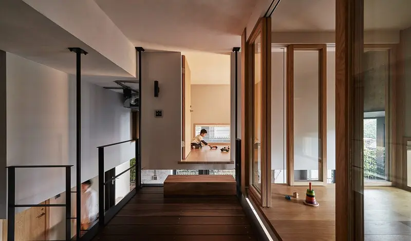 Cách bố trí giật cấp đảm bảo an toàn cho những đứa trẻ.