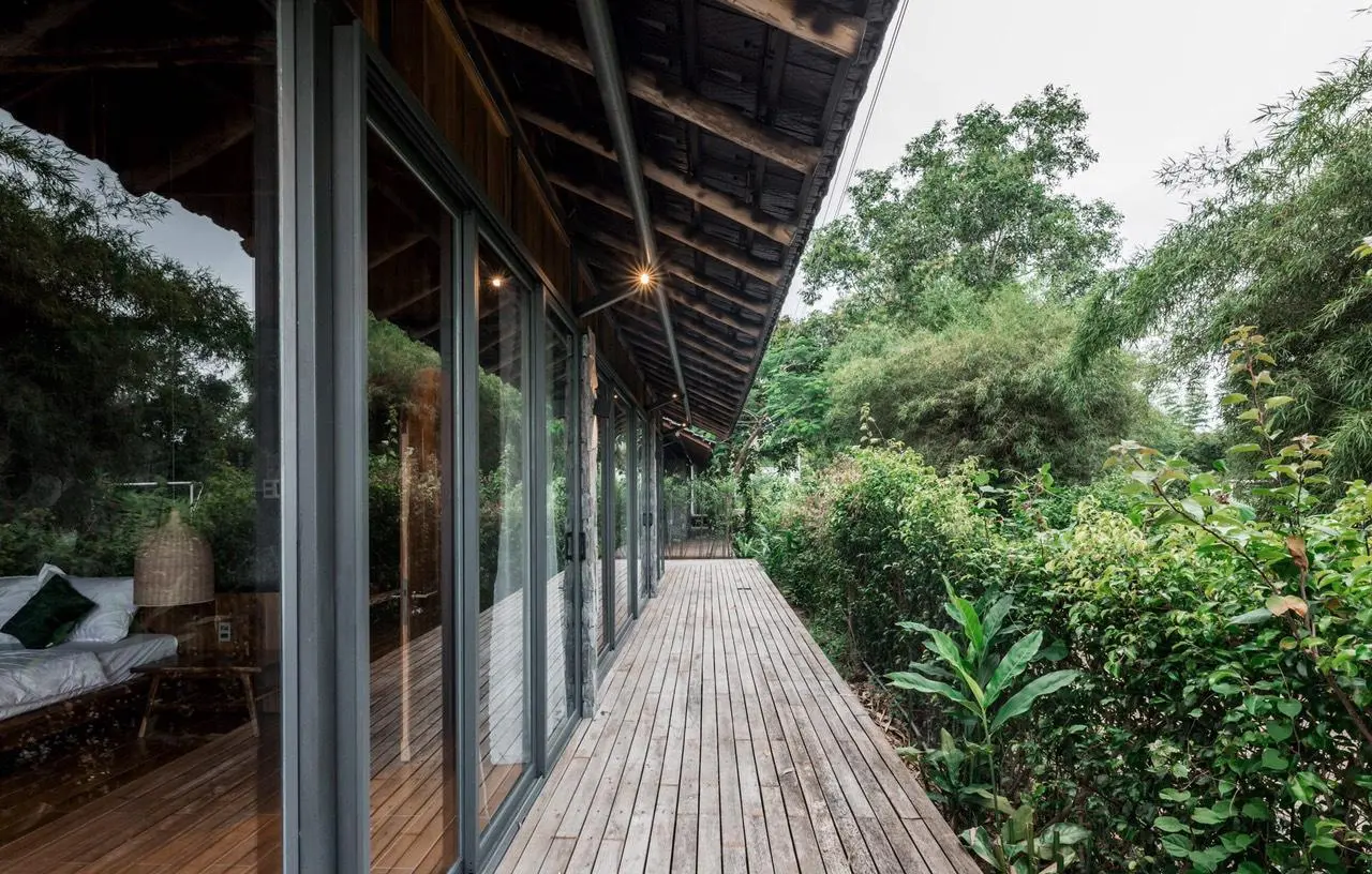 bungalow-porch