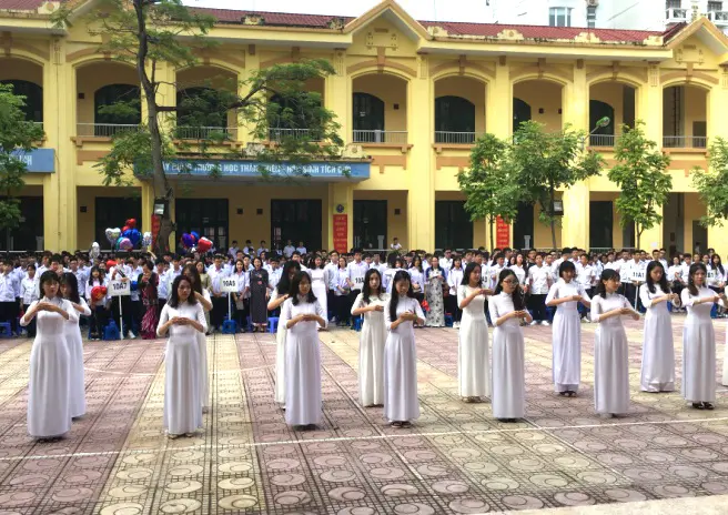 Khắc phục nghịch lý xây dựng trường học