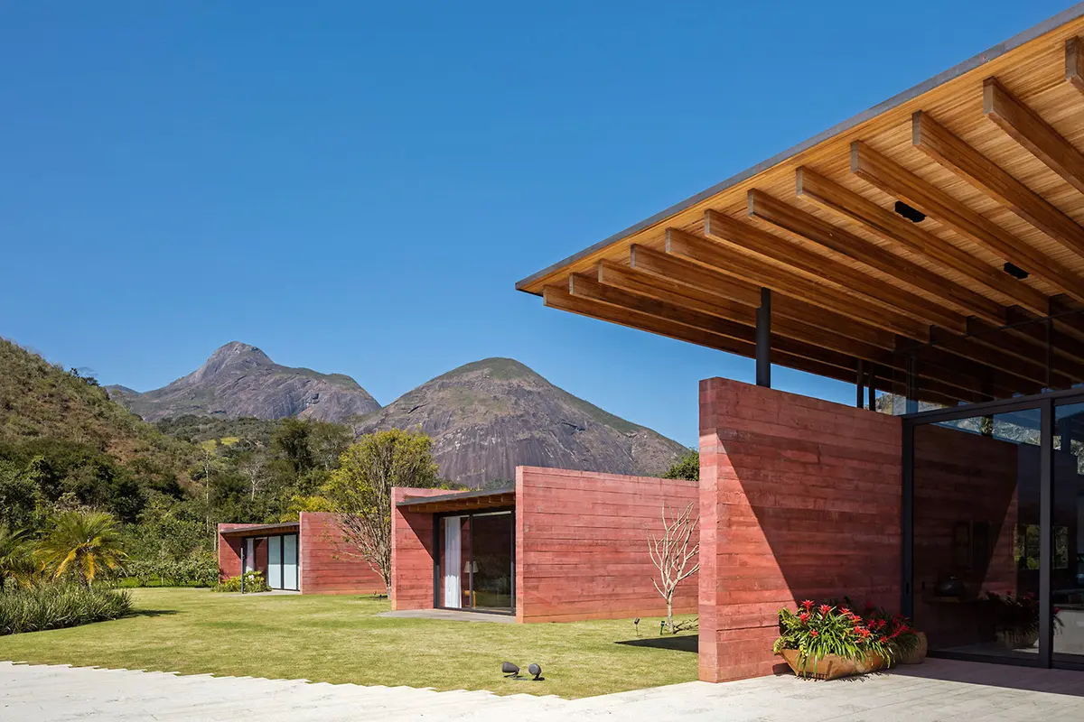 Casa Terra / Bernardes Arquitetura