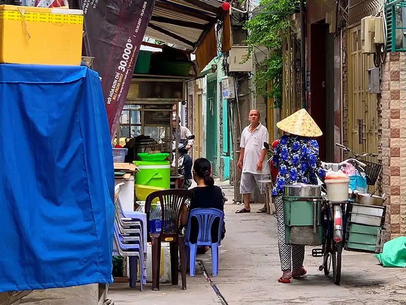 TP.HCM sẽ rà soát, đánh giá, những khu vực quy hoạch nào không khả thi thì phải điều chỉnh, xóa quy hoạch để trả lại quyền và lợi ích hợp pháp của người dân. Trong ảnh: Rất nhiều người dân ở hẻm 235, đường Nam Kỳ Khởi Nghĩa, quận 3 “dính” quy hoạch đất hỗn hợp. Ảnh: VIỆT HOA