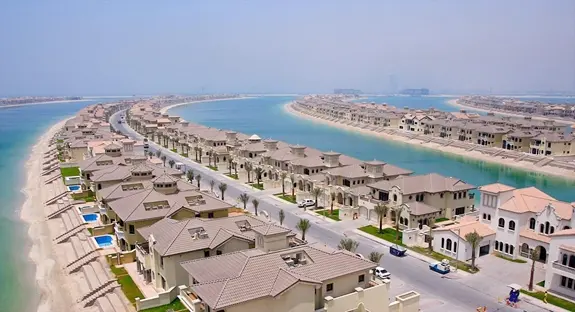 Các tuyến đê biển sẽ không chỉ mang lại hiệu quả về thủy lợi, mà còn mang lại nhiều lợi ích về du lịch, kinh tế và an ninh. Trong ảnh: Một khu đô thị mới trên khu vực lấn biển tại TP Rạch Giá. Ảnh: Vov.vn