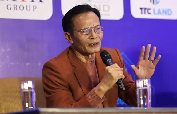TS Lê Xuân Nghĩa